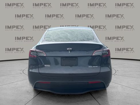 Used 2024 Tesla Model Y Long Range AWD/4WD image 4