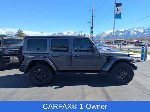Used 2021 Jeep Wrangler Unlimited Sahara AWD/4WD image 2