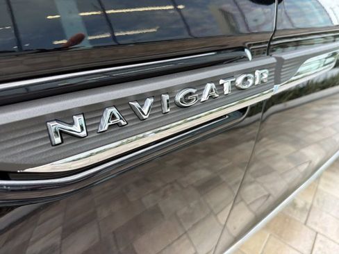 Used 2022 Lincoln Navigator Reserve RWD image 9
