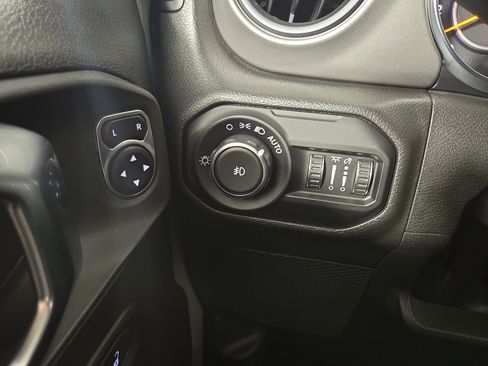 Certified 2022 Jeep Wrangler Unlimited Willys image 29