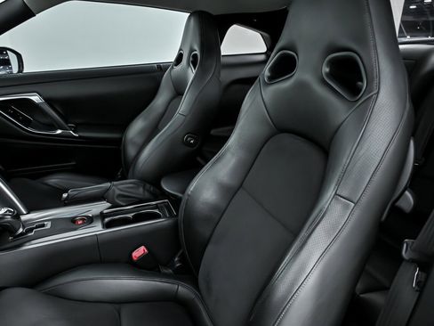 Used 2010 Nissan GT-R Premium image 22