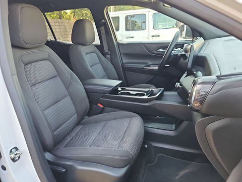 Used 2025 Chevrolet Equinox LT AWD/4WD image 31