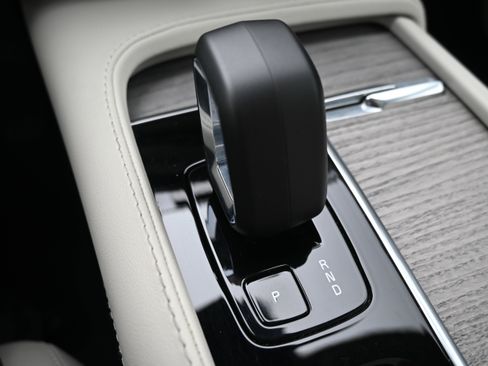 Used 2024 Volvo XC90 B6 Plus AWD/4WD image 28