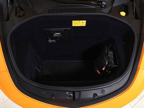 Used 2025 McLaren Artura image 28