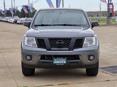 Used 2021 Nissan Frontier SV w/ Midnight Edition Floor Mats RWD image 2