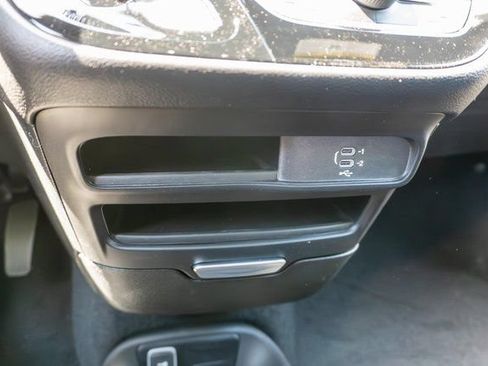 New 2027 Chrysler Pacifica Select FWD image 24