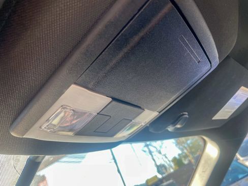 Used 2018 Ford Explorer Limited image 39