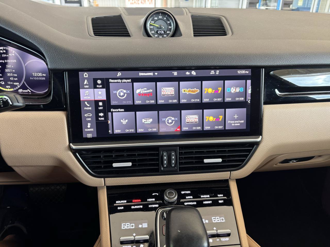Used 2021 Porsche Cayenne E-Hybrid AWD/4WD image 15