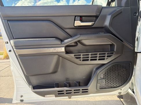 Used 2024 Toyota Tacoma TRD Sport w/ TRD Sport Upgrade Package image 11