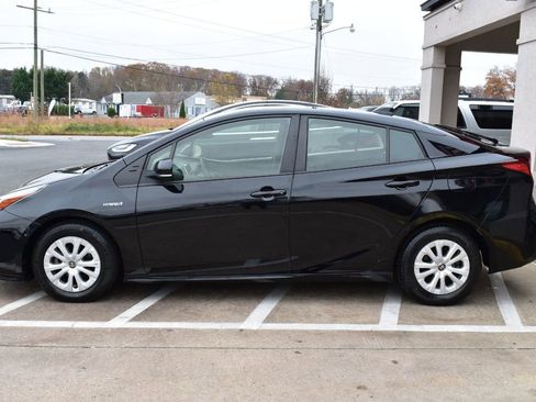 Used 2022 Toyota Prius LE image 4