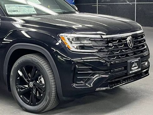New 2026 Volkswagen Atlas Cross Sport SEL R-Line AWD/4WD image 44