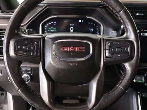 Used 2022 GMC Sierra 1500 AT4 w/ AT4 Preferred Package AWD/4WD image 3