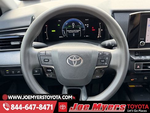 Used 2025 Toyota Camry LE image 15