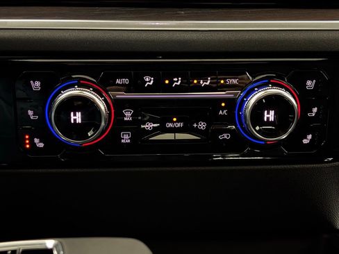 New 2026 GMC Sierra 1500 SLT w/ SLT Premium Package image 27