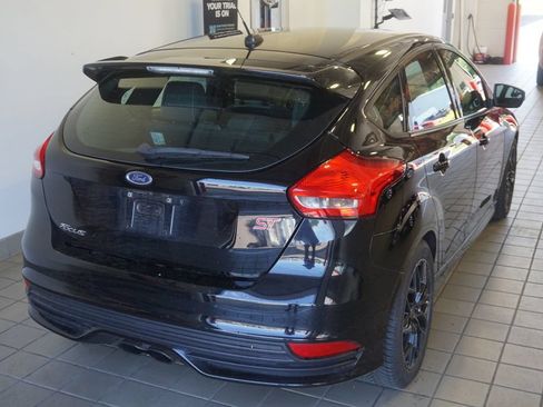 Used 2018 Ford Focus ST FWD image 11