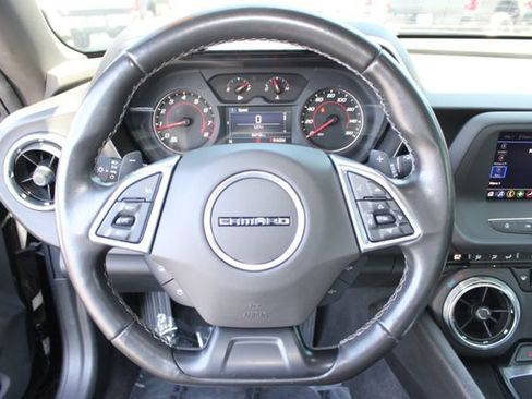 Used 2022 Chevrolet Camaro LT RWD image 4