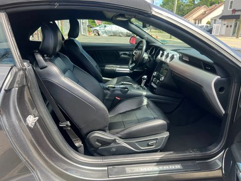 Used 2016 Ford Mustang Premium RWD image 27