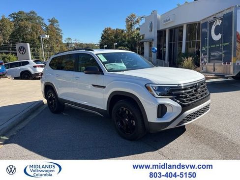 New 2026 Volkswagen Atlas Peak Edition image 1