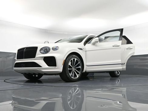 Certified 2024 Bentley Bentayga Plug-In Hybrid image 43