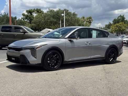 Certified 2025 Kia K4 GT-Line Turbo FWD image 2