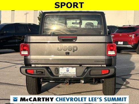 Used 2021 Jeep Gladiator Sport image 14