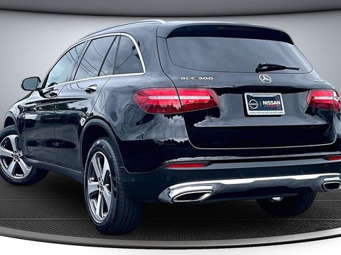 Used 2018 Mercedes-Benz GLC 300 4MATIC image 5