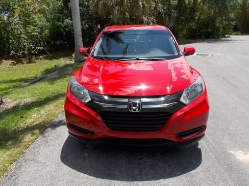 Used 2017 Honda HR-V LX image 10