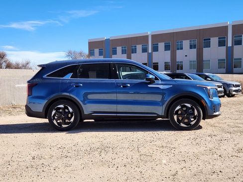 New 2026 Kia Sorento EX w/ EX Premium Package AWD/4WD image 2