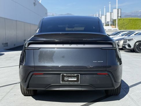 Used 2026 Tesla Model Y Long Range image 10