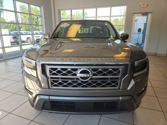 Used 2022 Nissan Frontier SV w/ SV Premium Package AWD/4WD image 3