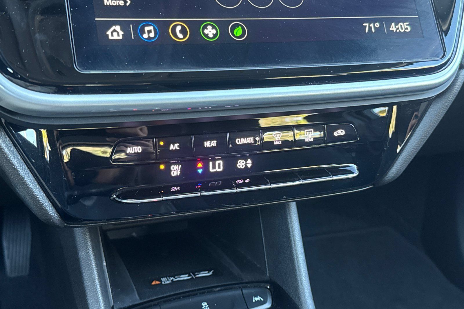 Used 2023 Chevrolet Bolt EUV LT FWD image 30