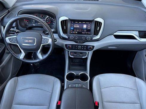Used 2024 GMC Terrain SLT image 15
