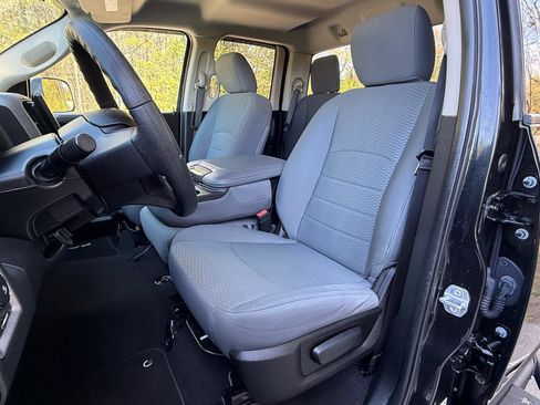 Used 2017 RAM 1500 Express AWD/4WD image 15