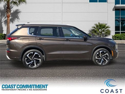 Used 2023 Mitsubishi Outlander SEL image 5