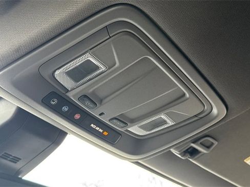 Used 2021 GMC Sierra 3500 4x4 Crew Cab w/ Gooseneck/5TH Wheel Package image 24