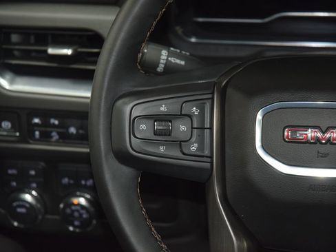 Used 2024 GMC Yukon AT4 AWD/4WD image 39
