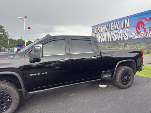 Used 2022 Chevrolet Silverado 2500 High Country w/ Technology Package AWD/4WD image 8