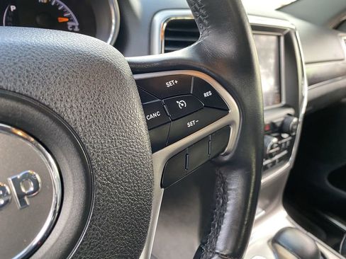 Used 2018 Jeep Grand Cherokee Limited image 21