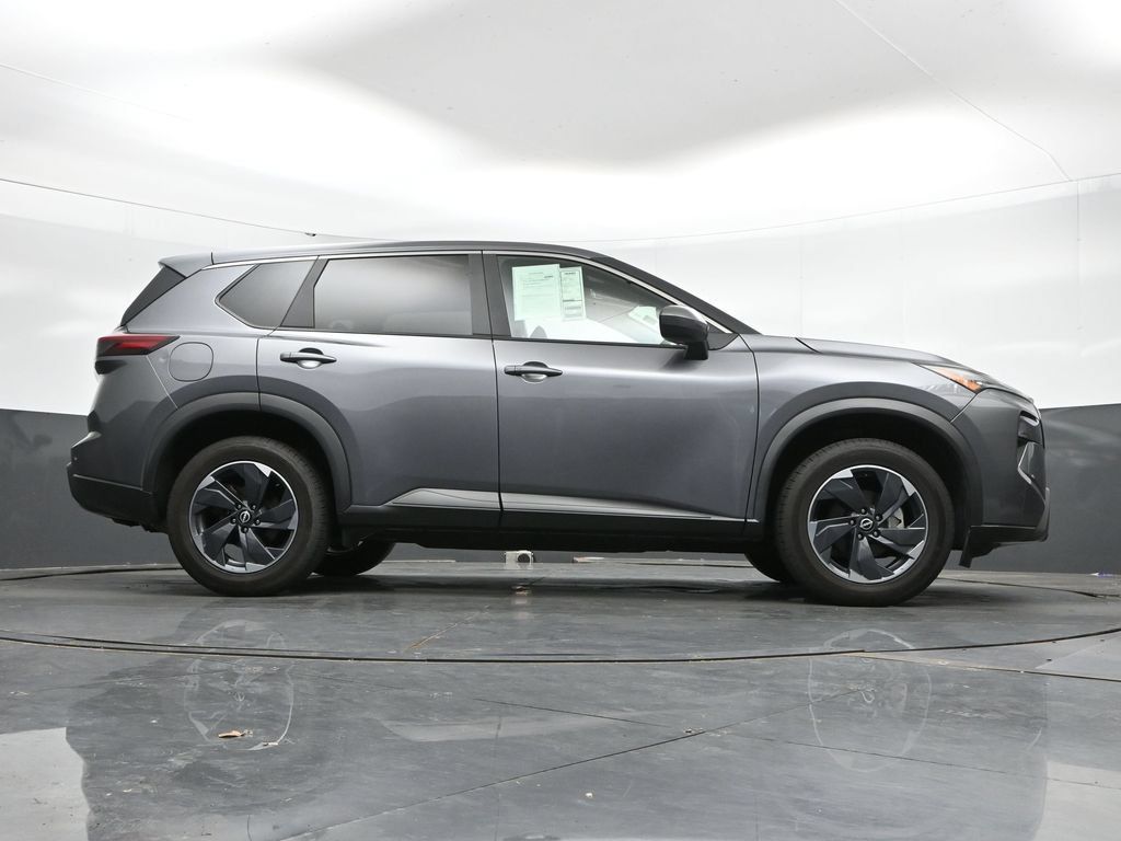 Used 2024 Nissan Rogue SV FWD image 41
