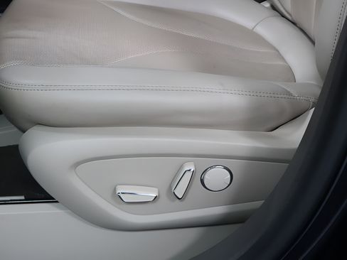 Used 2023 Lincoln Nautilus Reserve AWD/4WD image 22