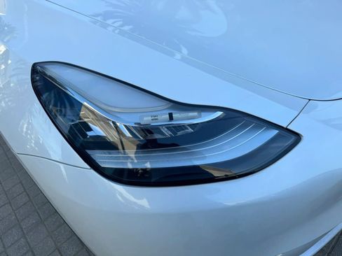 Used 2024 Tesla Model Y Long Range AWD/4WD image 24