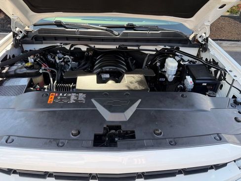 Used 2019 Chevrolet Silverado 1500 Custom w/ Custom Convenience Package AWD/4WD image 6