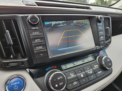 Used 2017 Toyota RAV4 XLE w/ Convenience Package AWD/4WD image 28