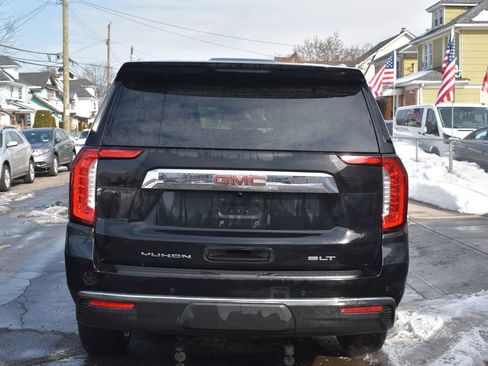 Used 2024 GMC Yukon XL SLT w/ SLT Premium Package image 6