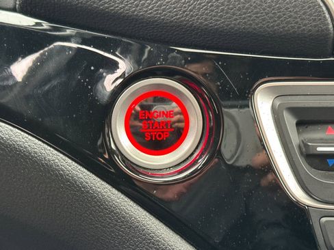 Used 2020 Honda Pilot Touring image 30