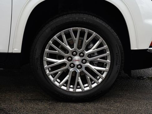 Used 2024 GMC Acadia Denali FWD image 9