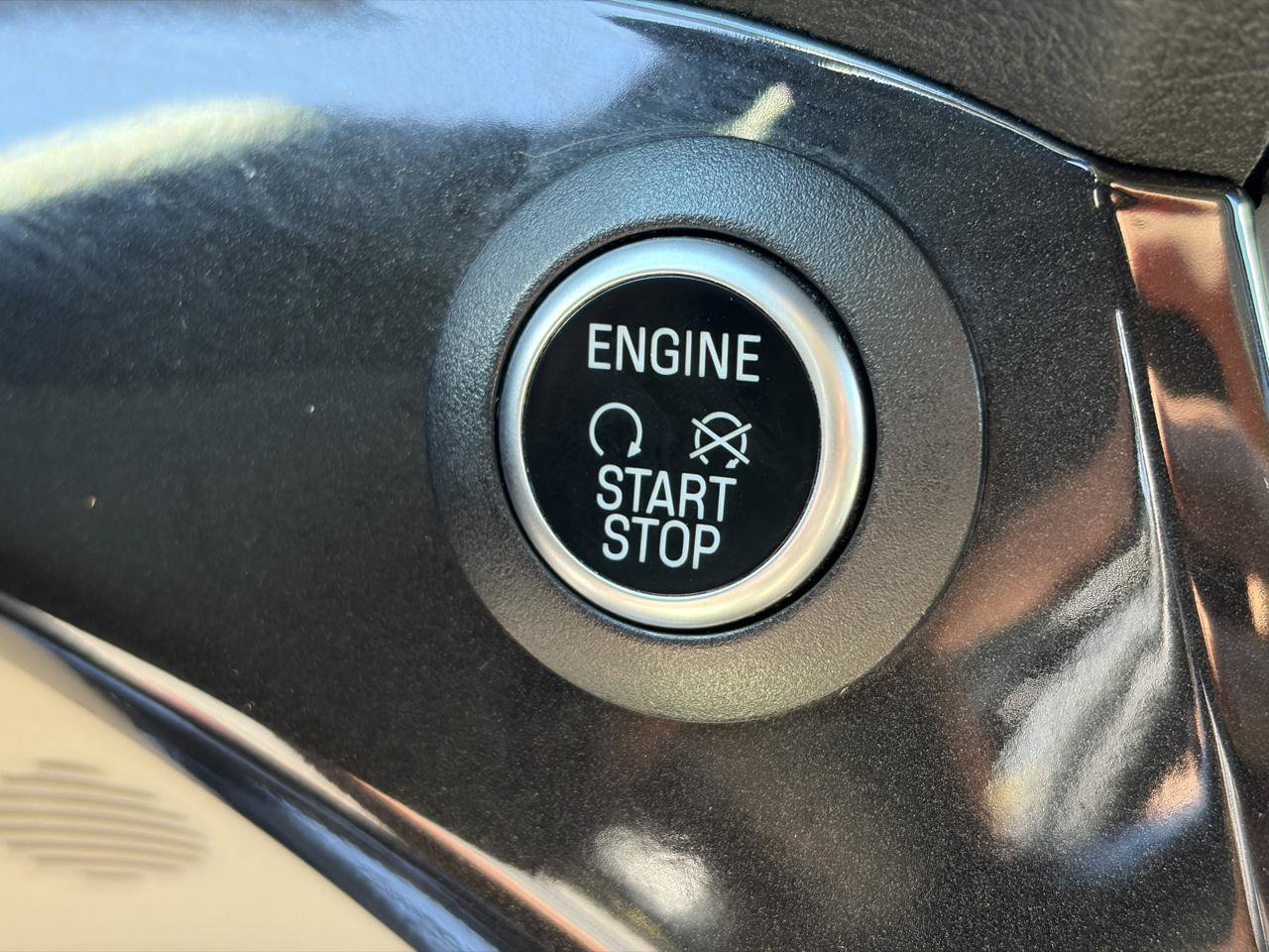 Used 2017 Ford Escape Titanium w/ Equipment Group 301A FWD image 22