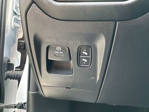 Used 2025 RAM 1500 Laramie AWD/4WD image 30