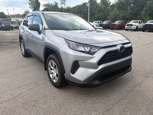 Used 2019 Toyota RAV4 LE FWD image 7