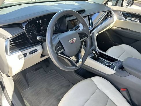 Used 2023 Cadillac XT6 Premium Luxury w/ Technology Package FWD image 20